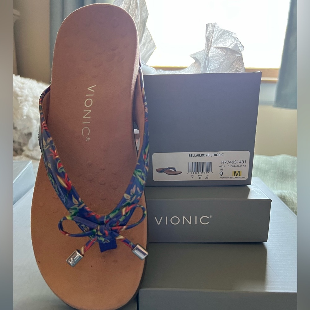 NWT vionic flip flop